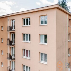 ZNÍŽENÁ CENA!!!! EXKLUZÍVNE DR. DOMOV PRIEVIDZA - PREDAJ 3 IZBOVÝ BYT HANDLOVÁ