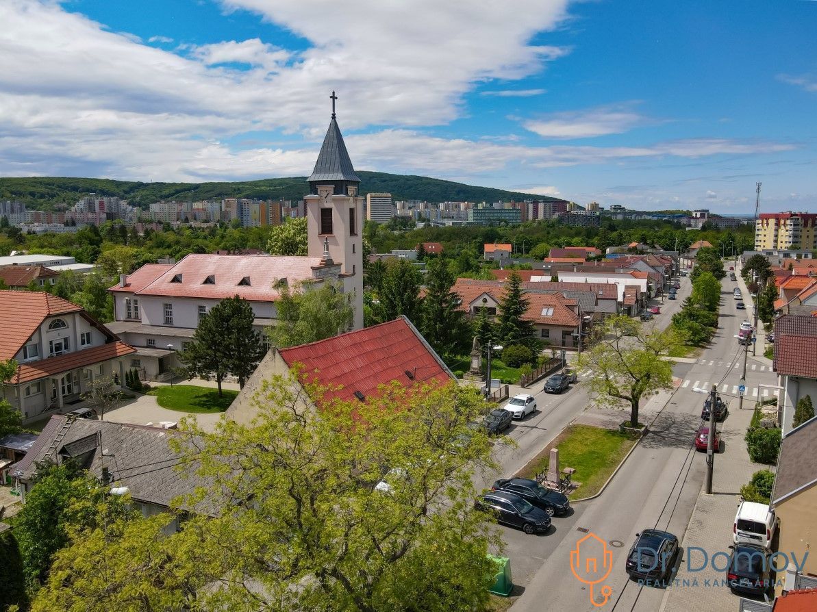 NA PREDAJ DIZAJNOVÝ A MODERNÝ VEĽKÝ 3-IZBOVÝ BYT, NOVÁ PRECÍZNA KOMPLETNÁ REK., LAMAČ – Obrázok 7