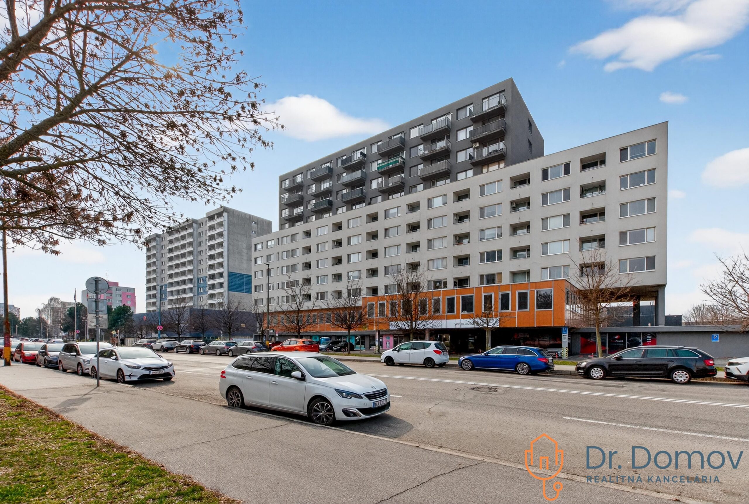 PRENAJATÉ! GARÁŽOVÉ STÁTIE V PODZEMNEJ GARÁŽI V PROJEKTE - SOLAR BRATISLAVA - PETRŽALKA